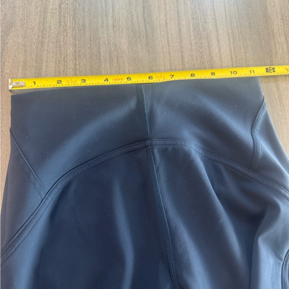 Lululemon Leggings. Navy Blue. Good condition. - Picture 5 of 6